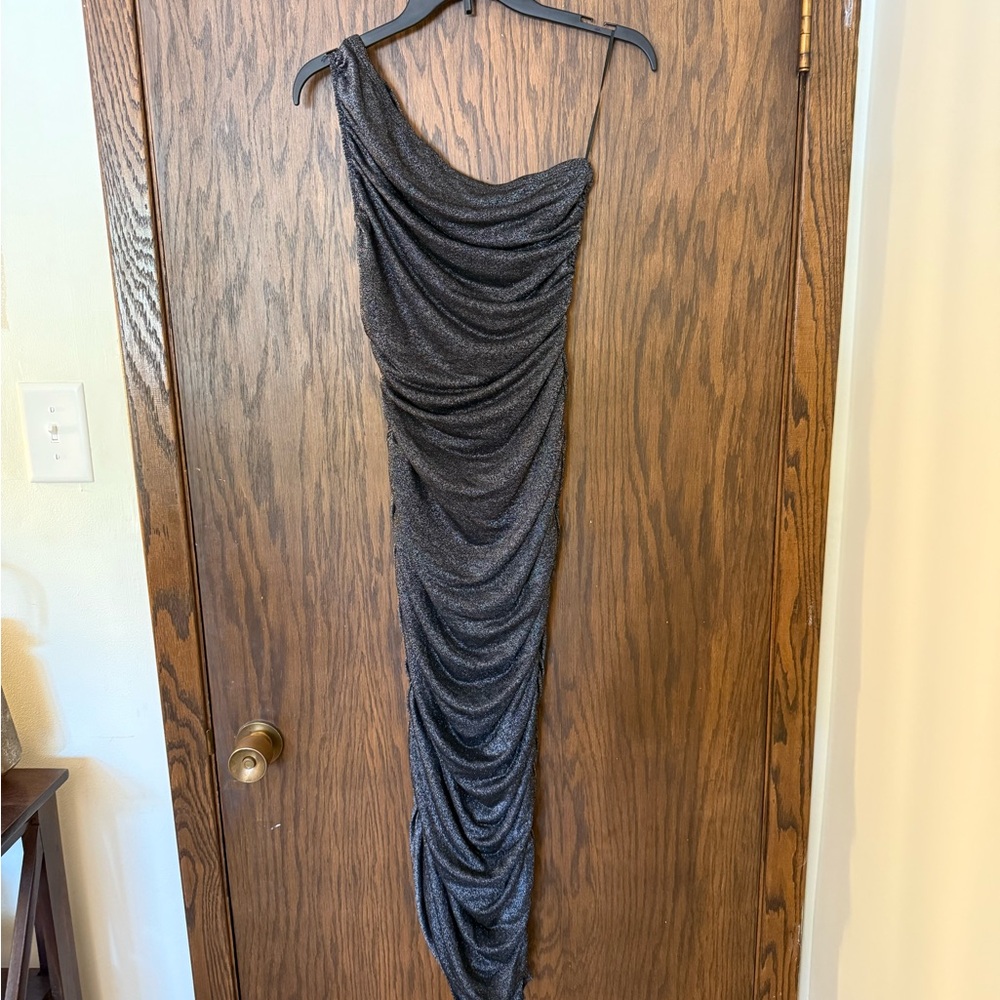 3 for $15 ✨NWT Black Sparkly Ruched Bodycon One-Shoulder Dress Wedding Guest